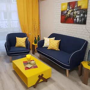 Apartment Guest