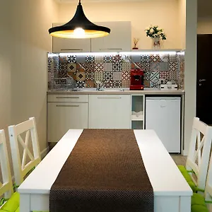 Apartment Shahbazian House